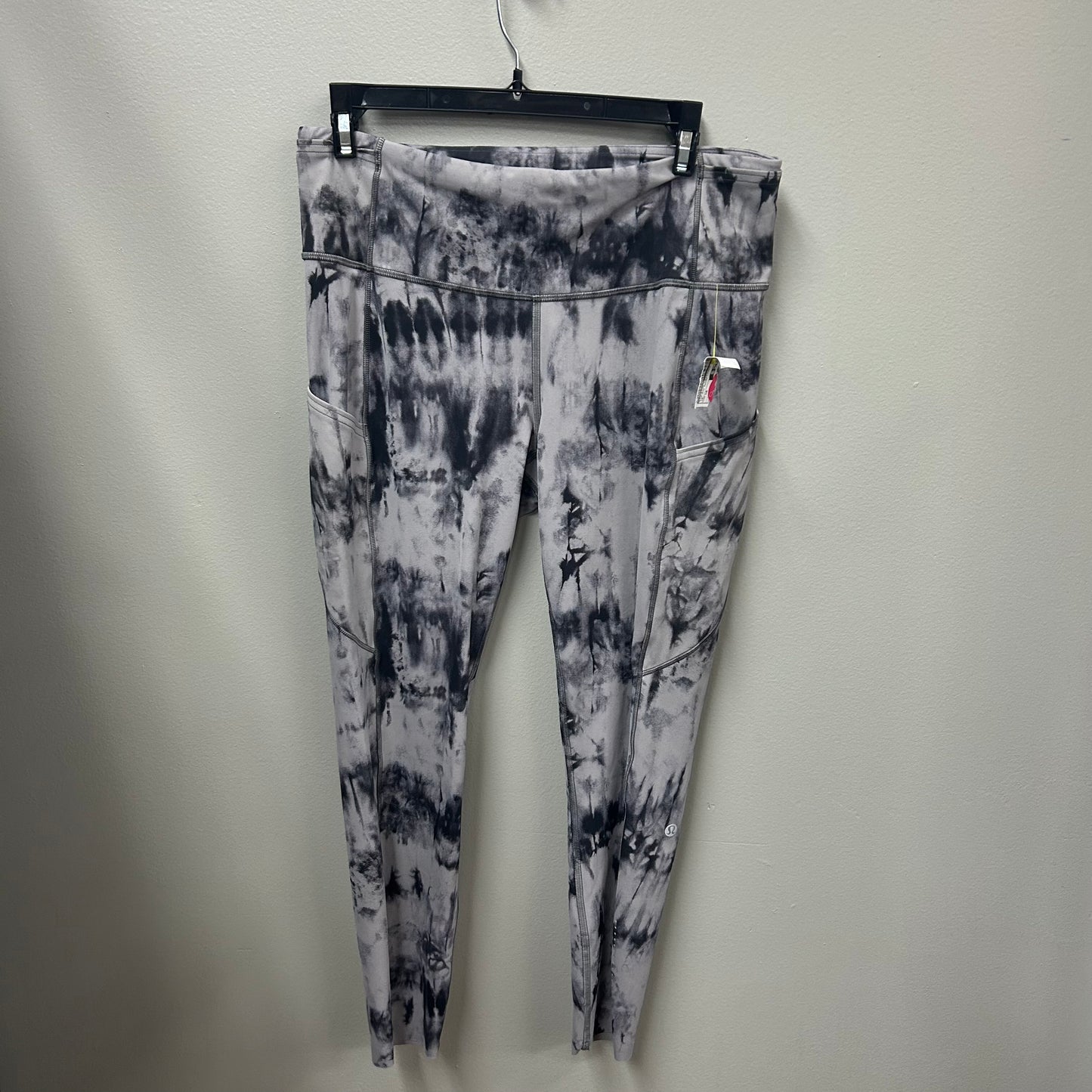 Athletic Leggings Capris By Lululemon In Tie Dye Print, Size: 10