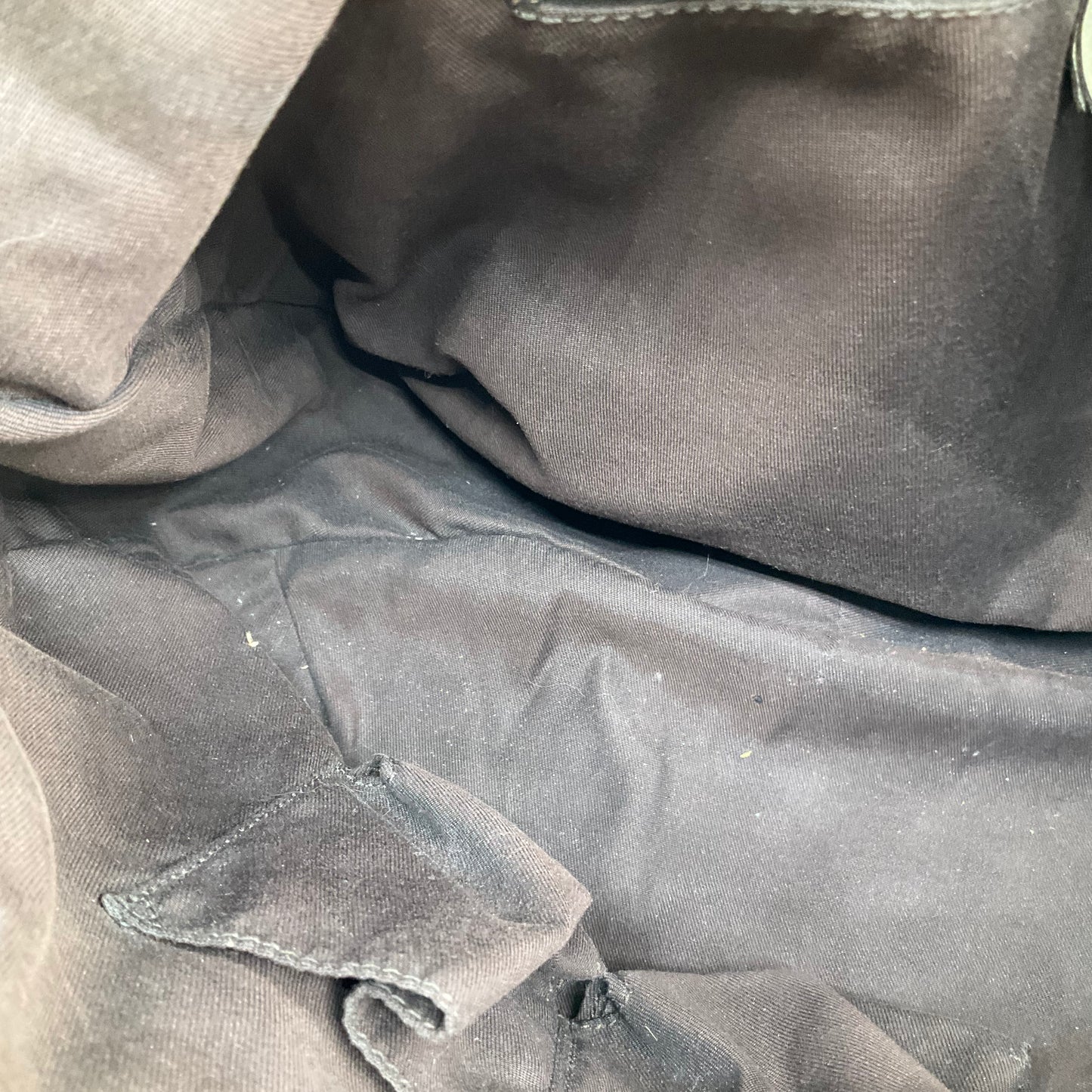 Handbag Luxury Designer By Gucci, Size: Medium