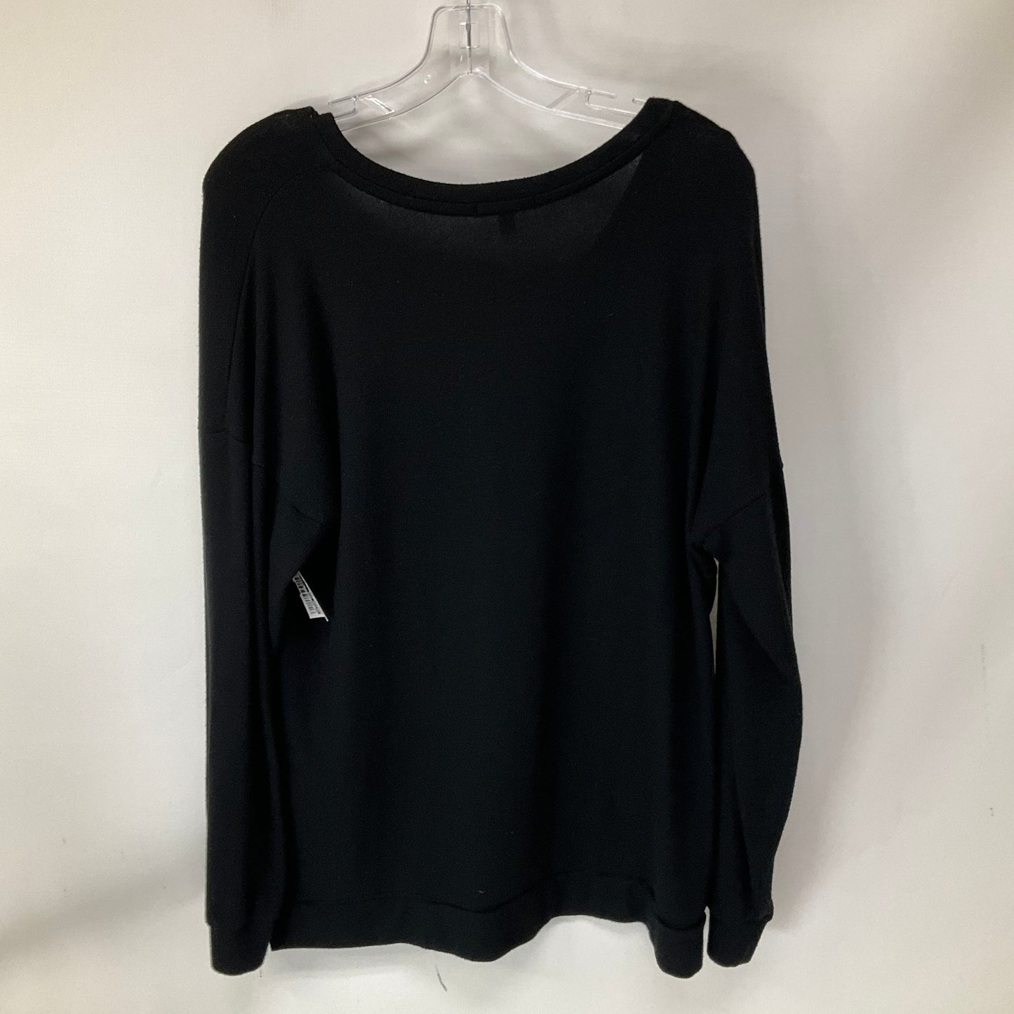 Athletic Top Long Sleeve Crewneck By Beyond Yoga In Black, Size: M